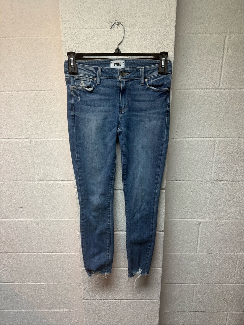 PAIGE Cropped Slim Ankle Jeans in Medium Blue Wash